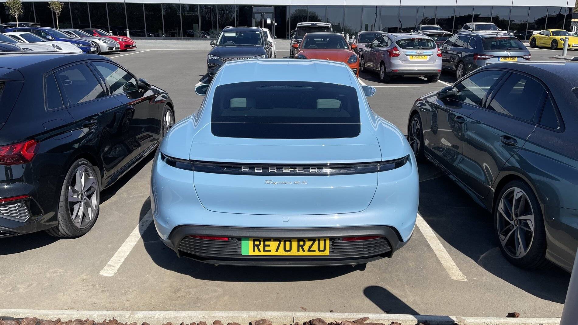 Porsche Taycan FROZEN BLUE Taycan Club IMG_E4813