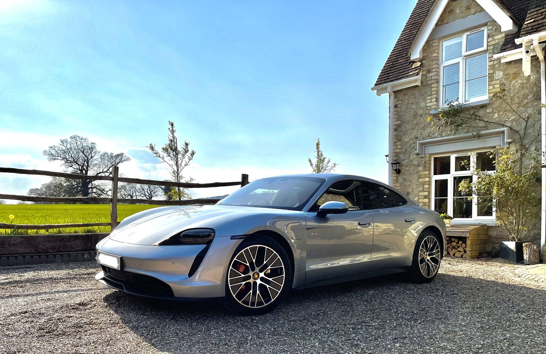 Porsche Taycan Uk Delivery Updates AA6E6E02-D7E7-4E36-ABD3-85E0F3E7030E