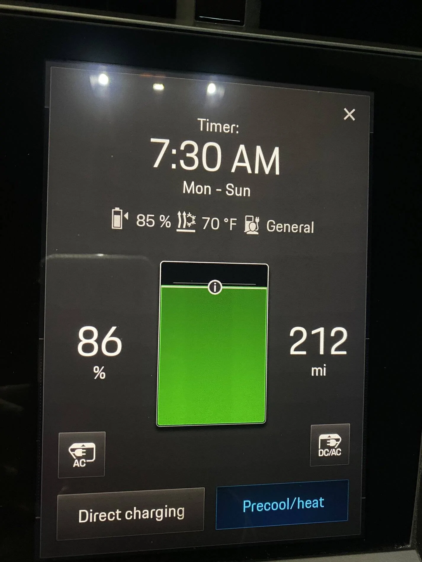 Porsche Taycan 100% charge showing 175 mile range 39A76E3F-5C75-4E0C-9D03-E1DB2E0541B0