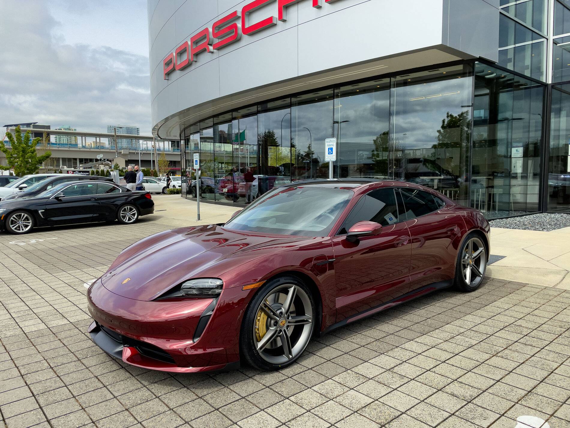 Porsche Taycan CHERRY METALLIC Taycan Club IMG_8728