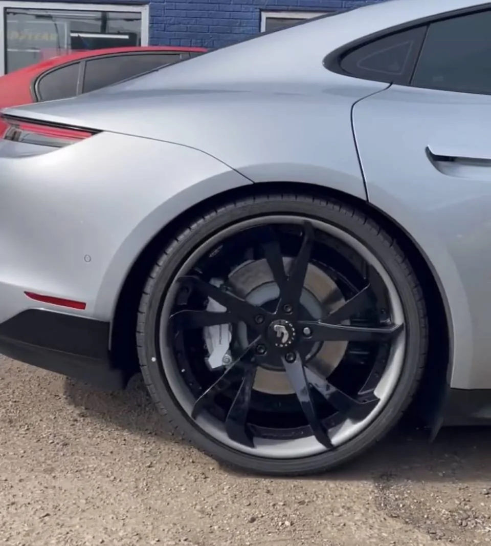 Porsche Taycan Switched to 22” wheels for a different look 844BAC9B-44E7-44CA-BEA2-293B072A94D6
