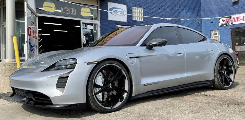 Porsche Taycan Switched to 22” wheels for a different look Porsche Taycan Turbo 22%22 wheels