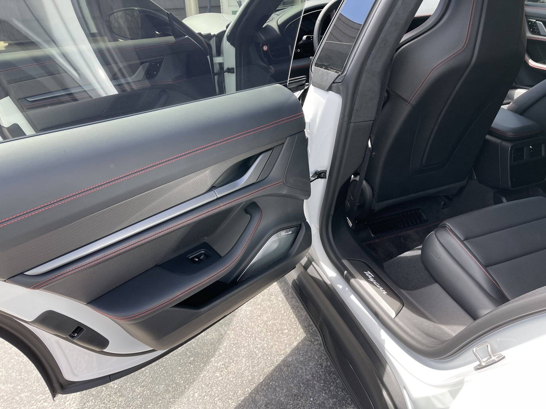 Porsche Taycan Guards Red Contrast Stitching E1C288A4-76F5-4A7C-BE3A-9CEFB0E22D9D