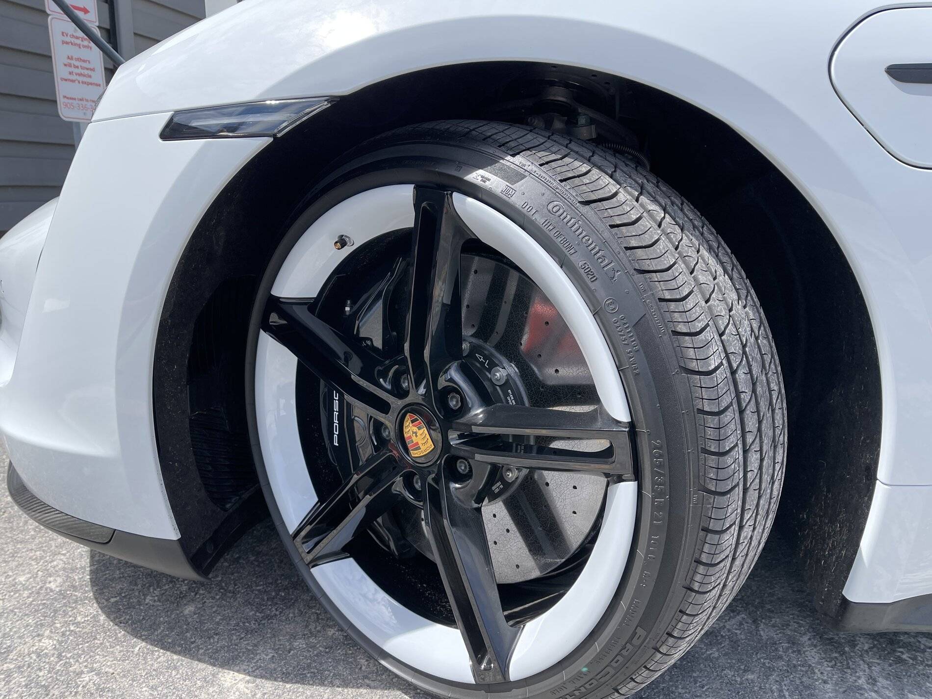 Porsche Taycan Guards Red Contrast Stitching 0E2ECB11-E566-4C71-87C0-8BEFE7974E2F
