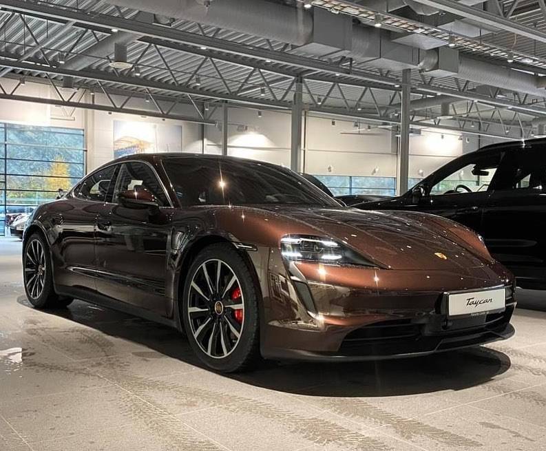 Porsche Taycan MAHOGANY METALLIC Taycan Club g%3Ftp%3D1%26_nc_ht%3Dinstagram.fiev22-1.fna.fbcdn