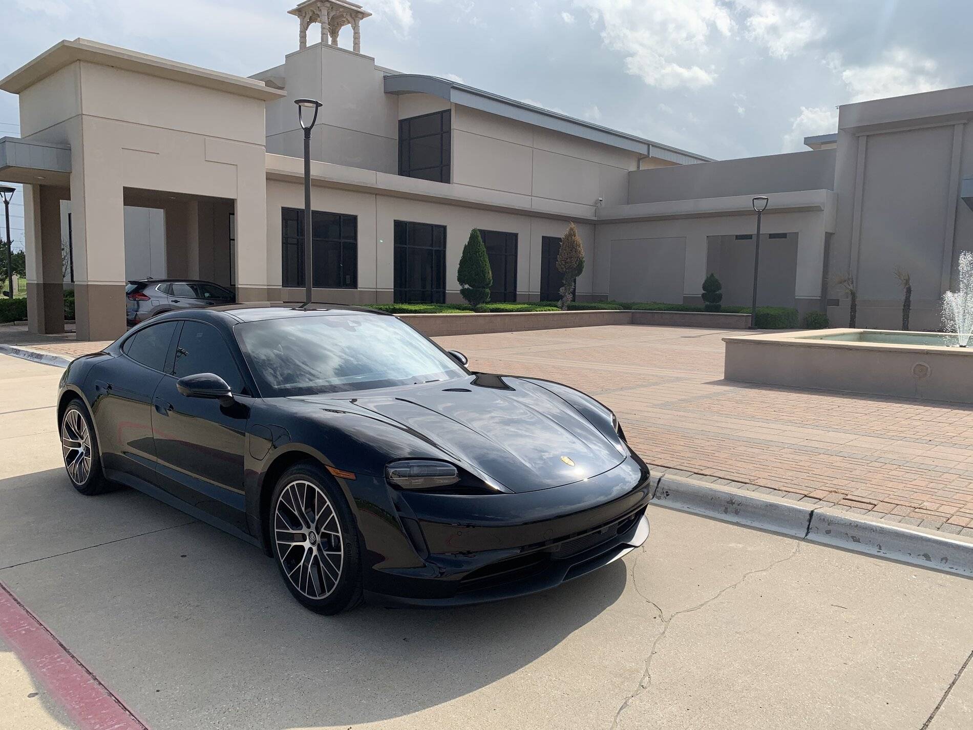 Porsche Taycan BLACK / JET BLACK Taycan Club 4134A82C-4457-4C0C-B662-49B6989FE821