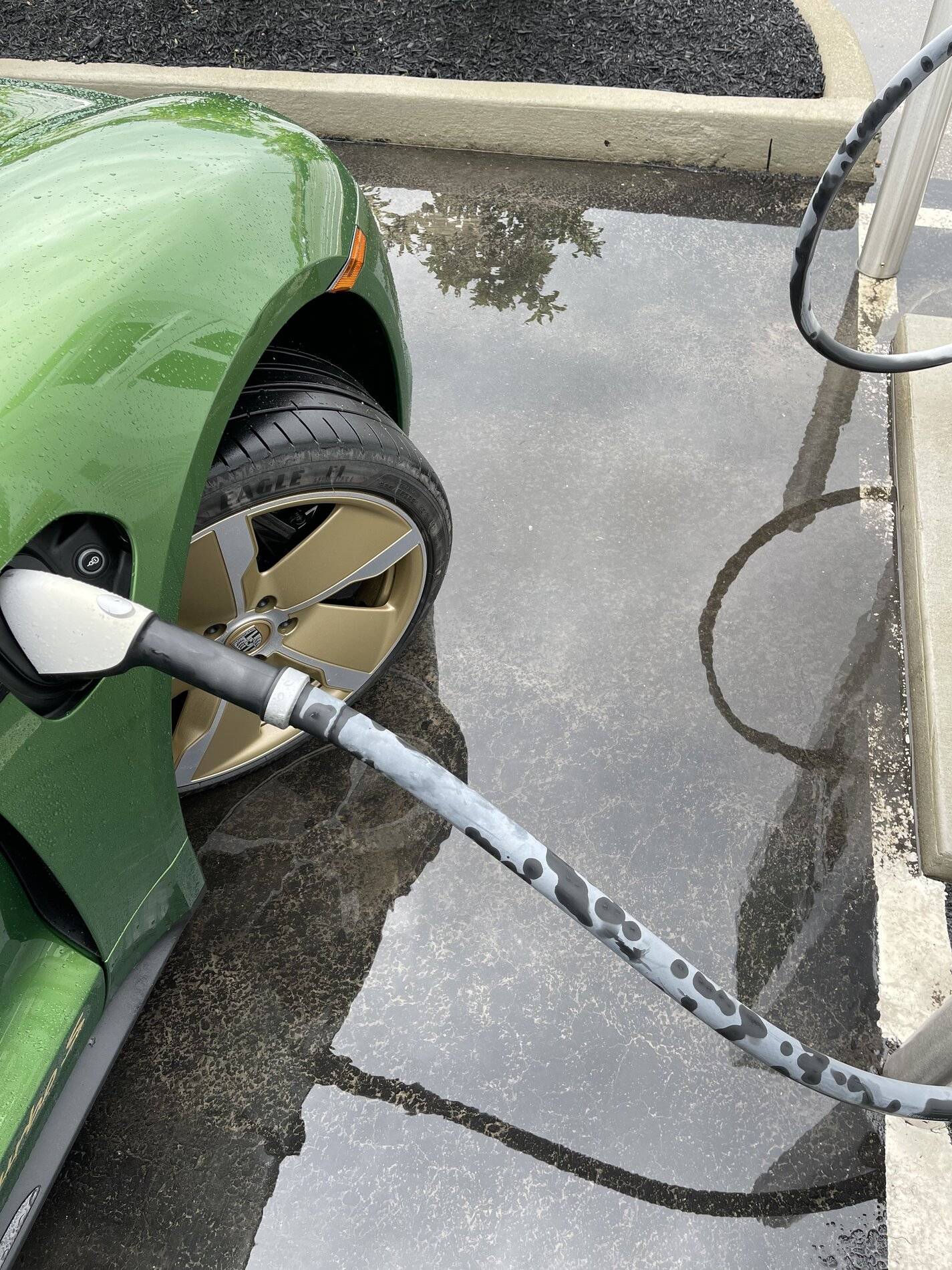 Porsche Taycan Standing water at the charge station 50CE8332-4334-491F-818F-DFE02D7A4430
