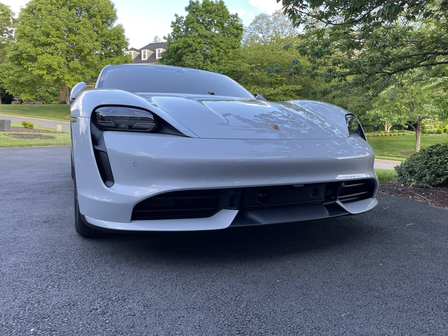 Porsche Taycan ICE GREY Taycan Club 3961B602-203C-40CD-82DD-7F82487ECF26