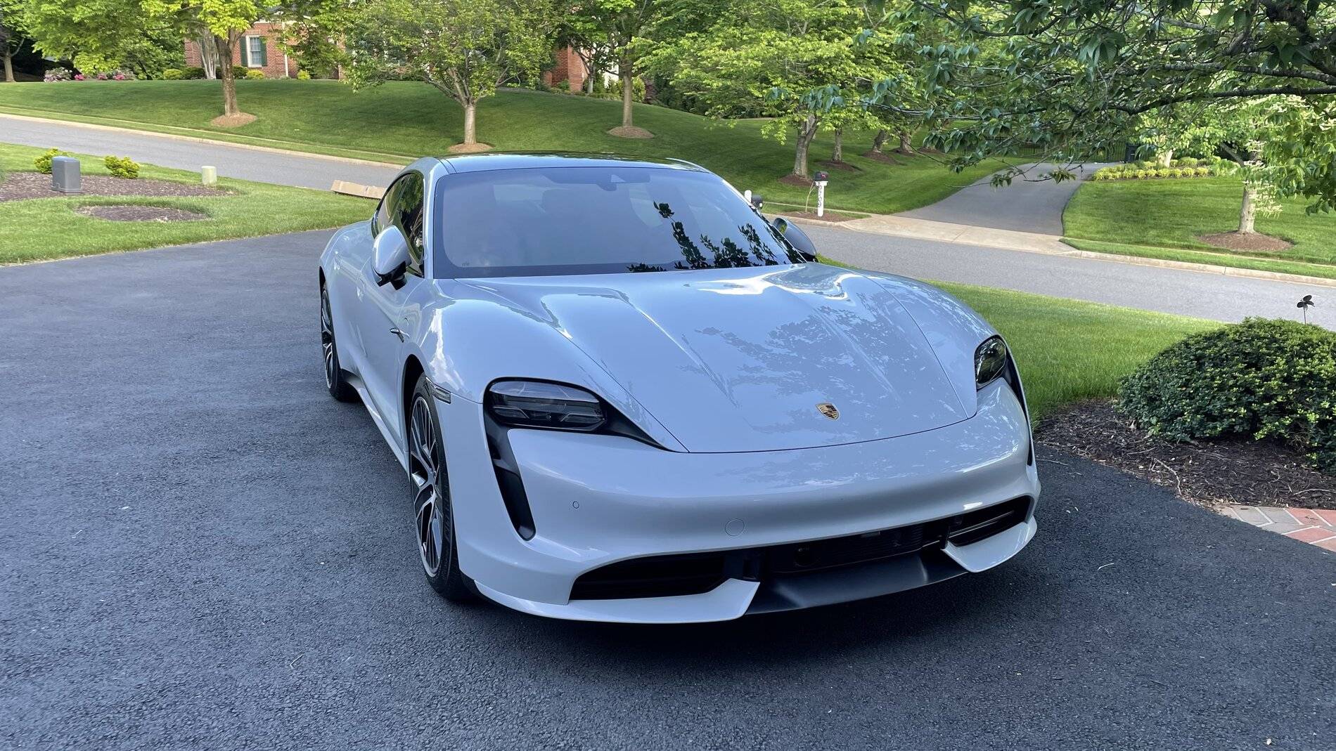 Porsche Taycan ICE GREY Taycan Club FFFBC373-9A3C-47C1-B27E-2E3E7CABA18E
