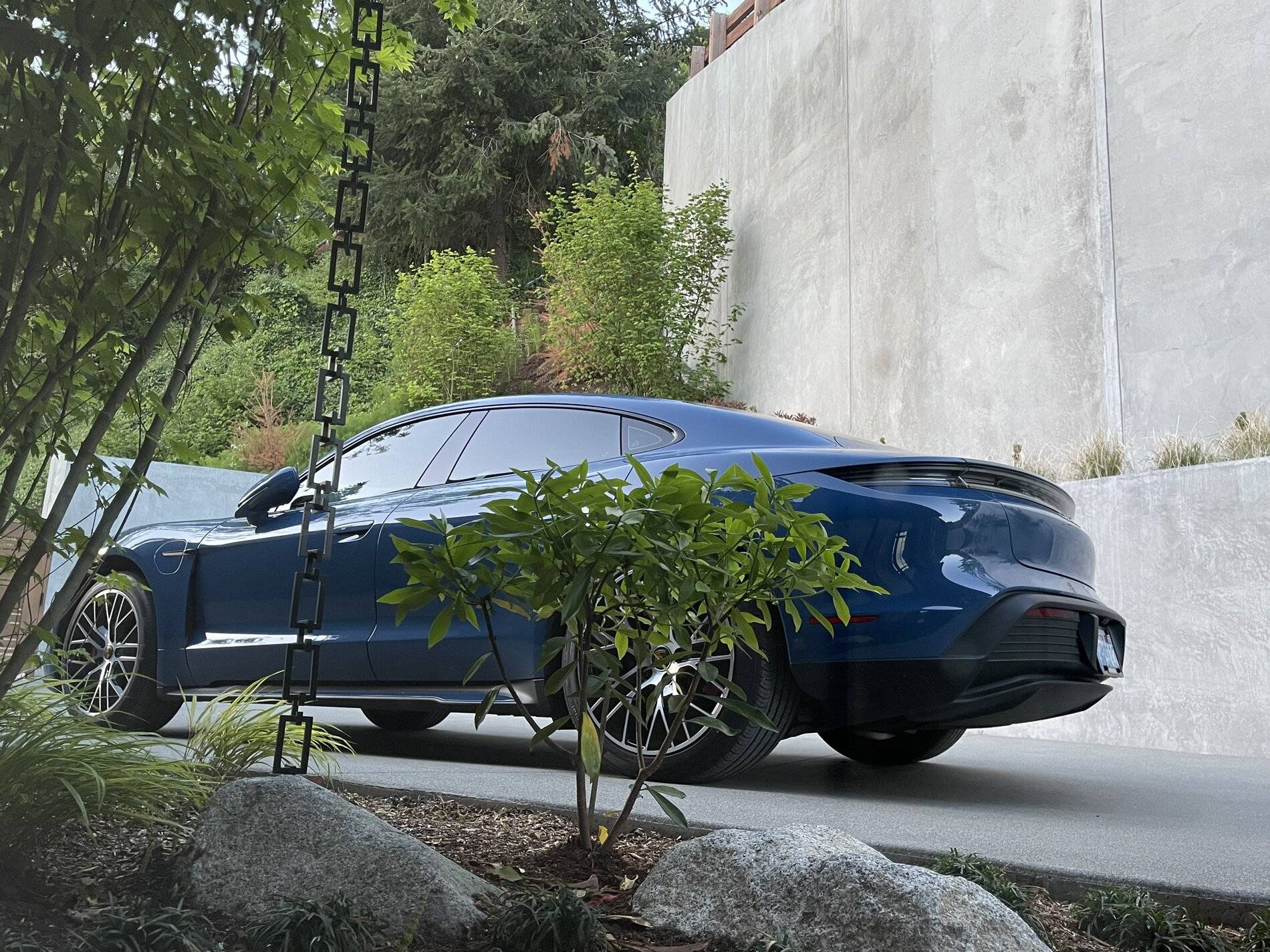 Porsche Taycan NEPTUNE BLUE Taycan Club A8683C2C-55F9-4A2B-AD06-A270FC4B0C3A