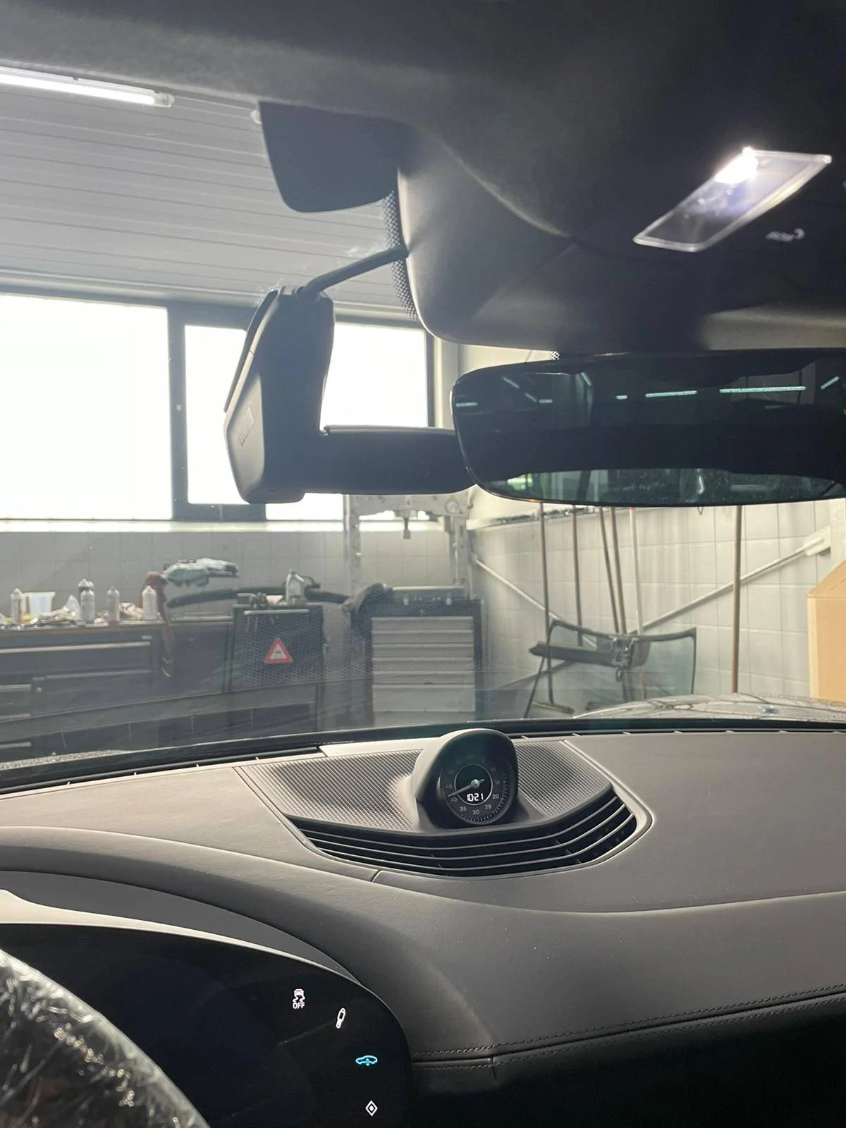 Porsche Taycan New Porsche Dashcam Available 34CE05E7-336C-4AA2-9252-36EDBFDF5F30