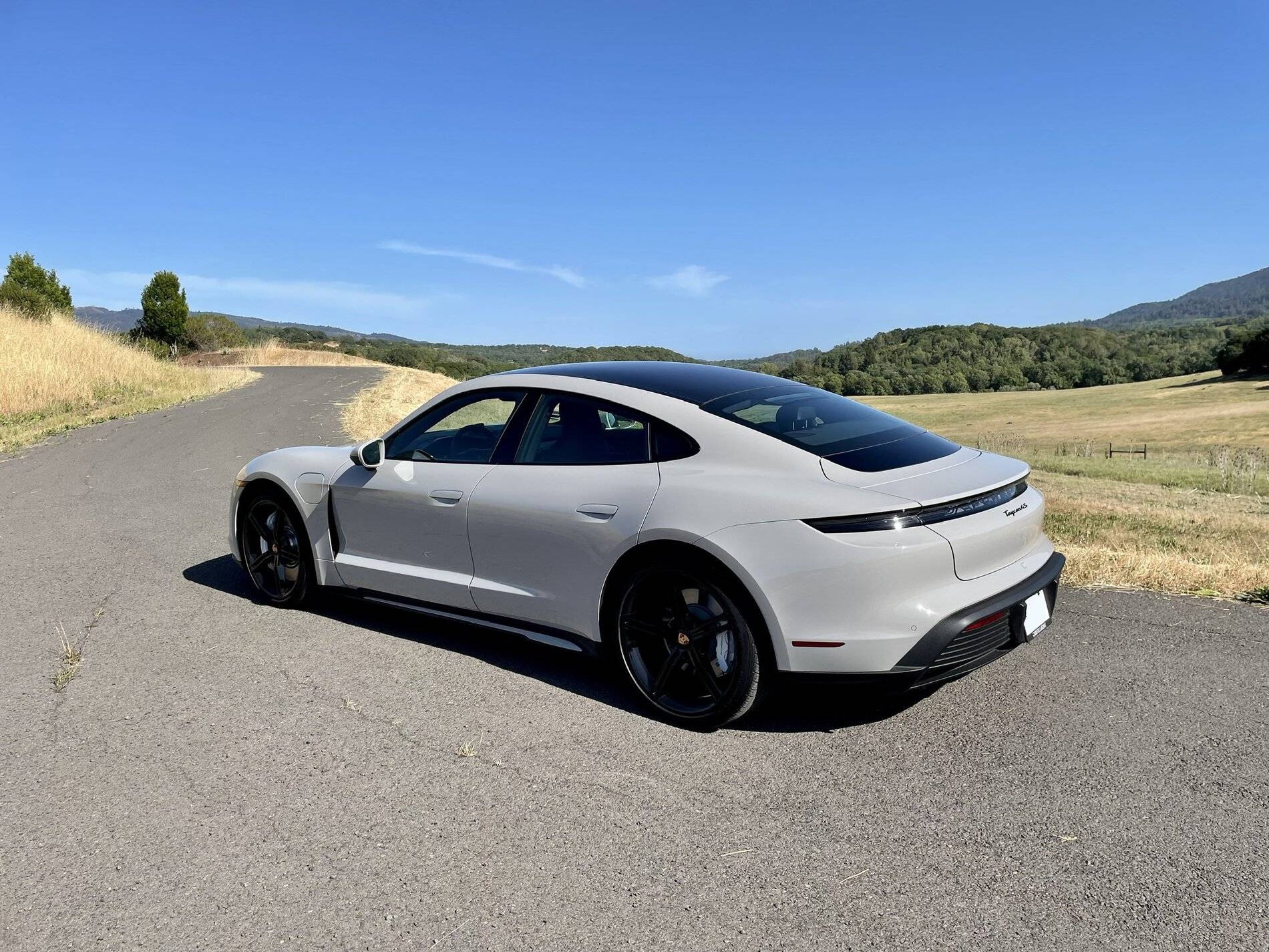 Porsche Taycan CHALK Taycan Club 38D32EA3-D435-412E-A45C-DC30F0E70D93