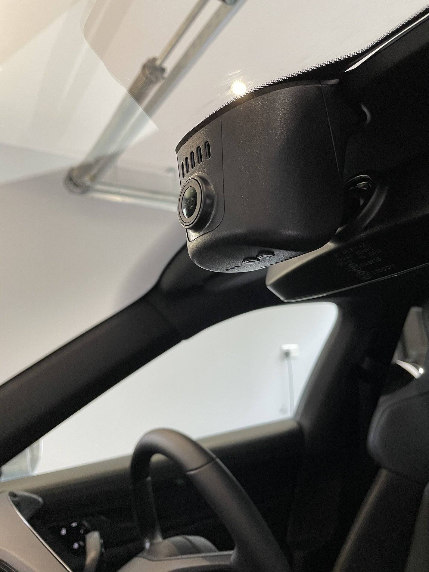Porsche Taycan Dash cams A423331B-AFB8-412E-BE7D-D920619900FC