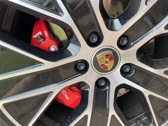 Porsche Taycan Colorful wheel center cap problem 6A5DD4F4-FC70-4B7B-BE2C-4ACAA70CCE25