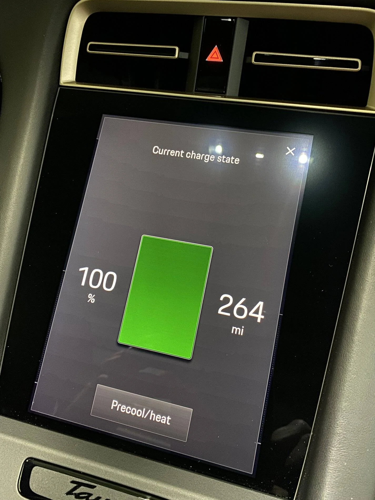 Porsche Taycan 100% charge showing 175 mile range 43BD0DF6-AE02-4399-B222-E5B86B8F17C9
