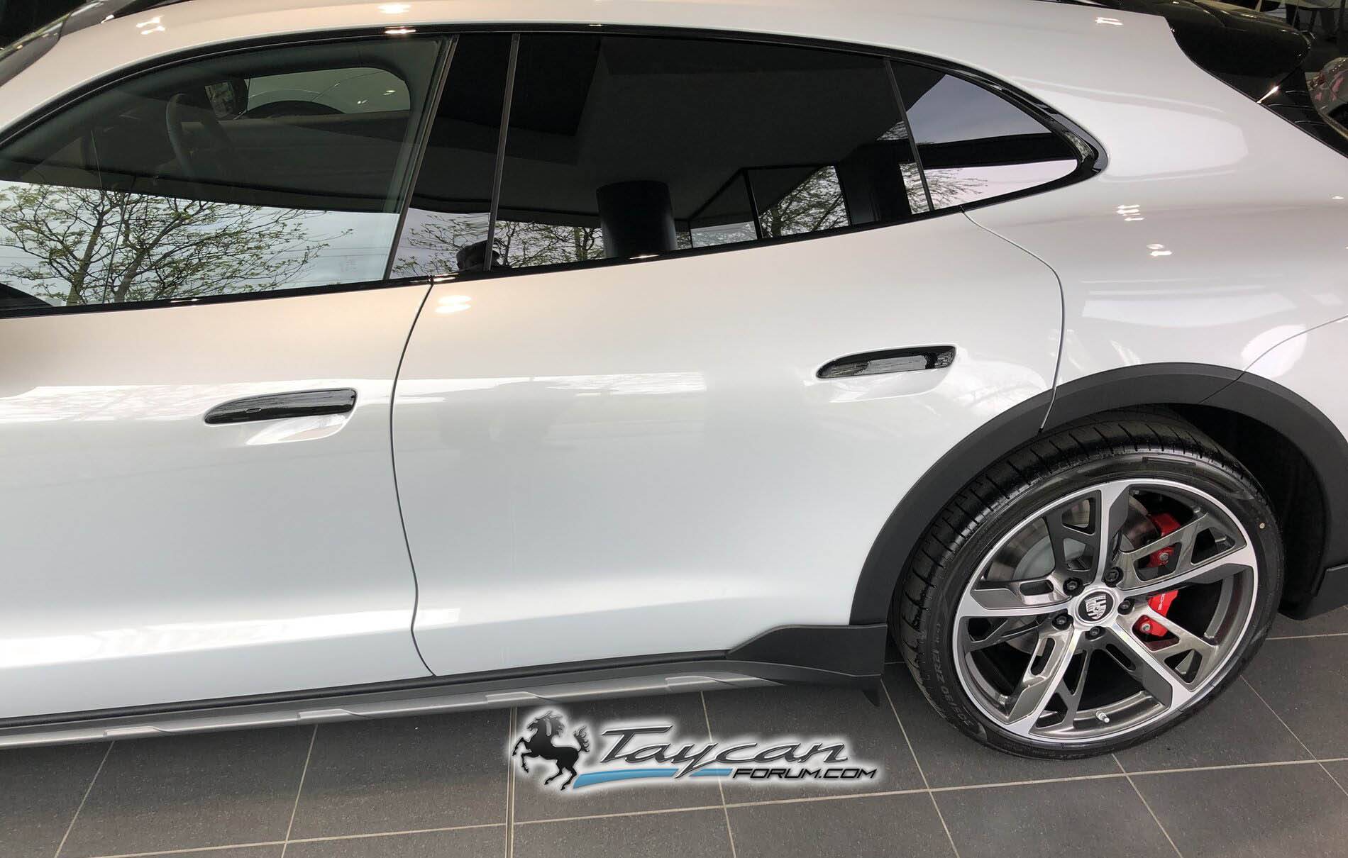 Porsche Taycan In the flesh at dealership: Ice Grey Cross Turismo with Off Road Package, 21" Wheels 2022 Taycan Cross Turismo Ice Gray Off Road Package 21 inch wheels 5