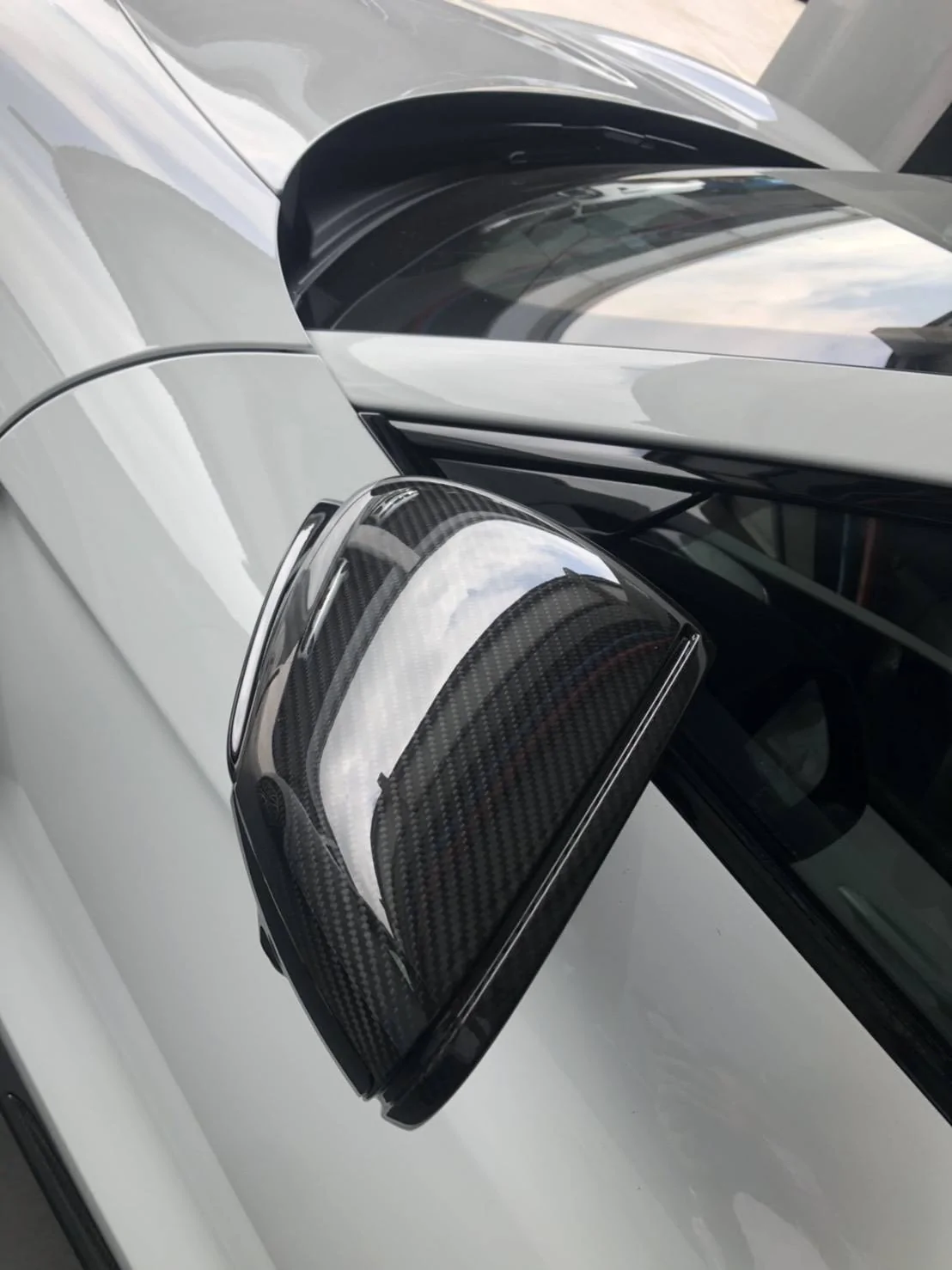 Porsche Taycan Members Say Hello Here! mirrors