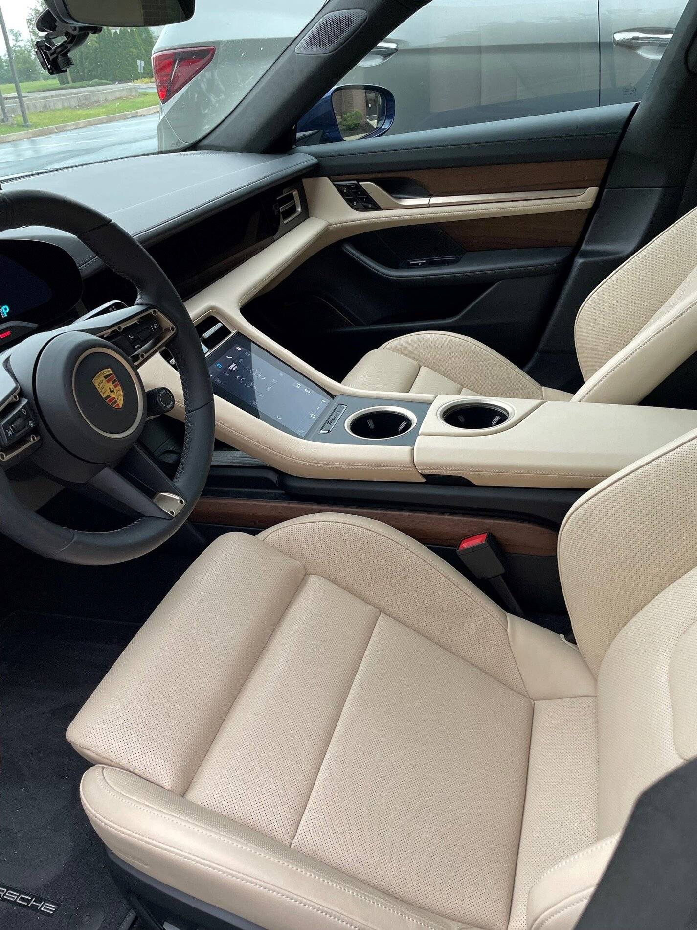 Porsche Taycan Anyone option the wood trim and thoughts on it? Interior3