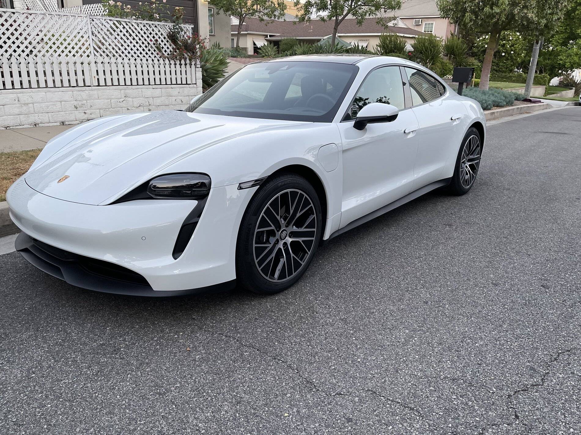 Porsche Taycan Clear Side Markers E8A01728-79C1-4C8C-89FD-3396A803713D