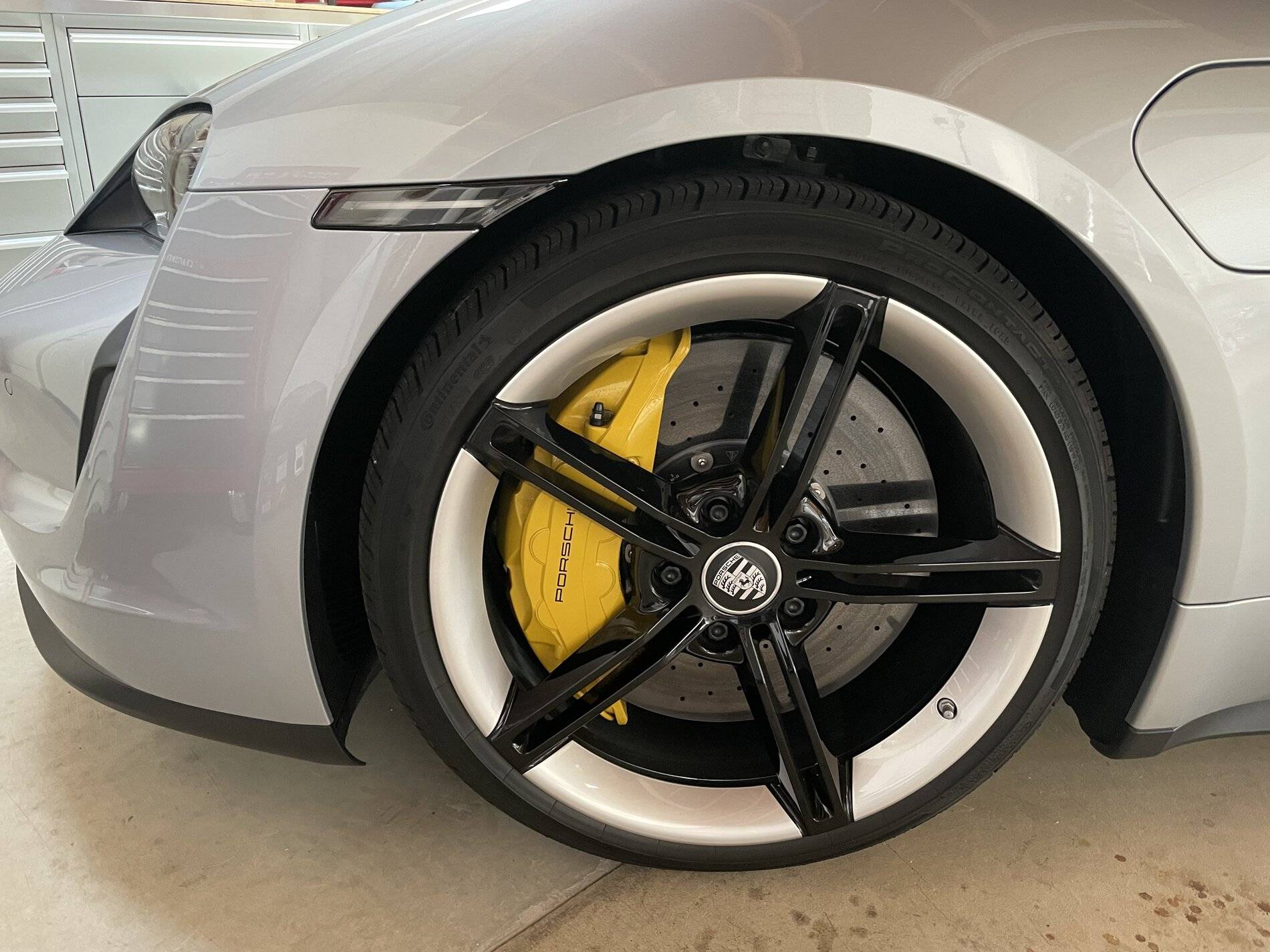 Porsche Taycan Clear Side Markers marker 2