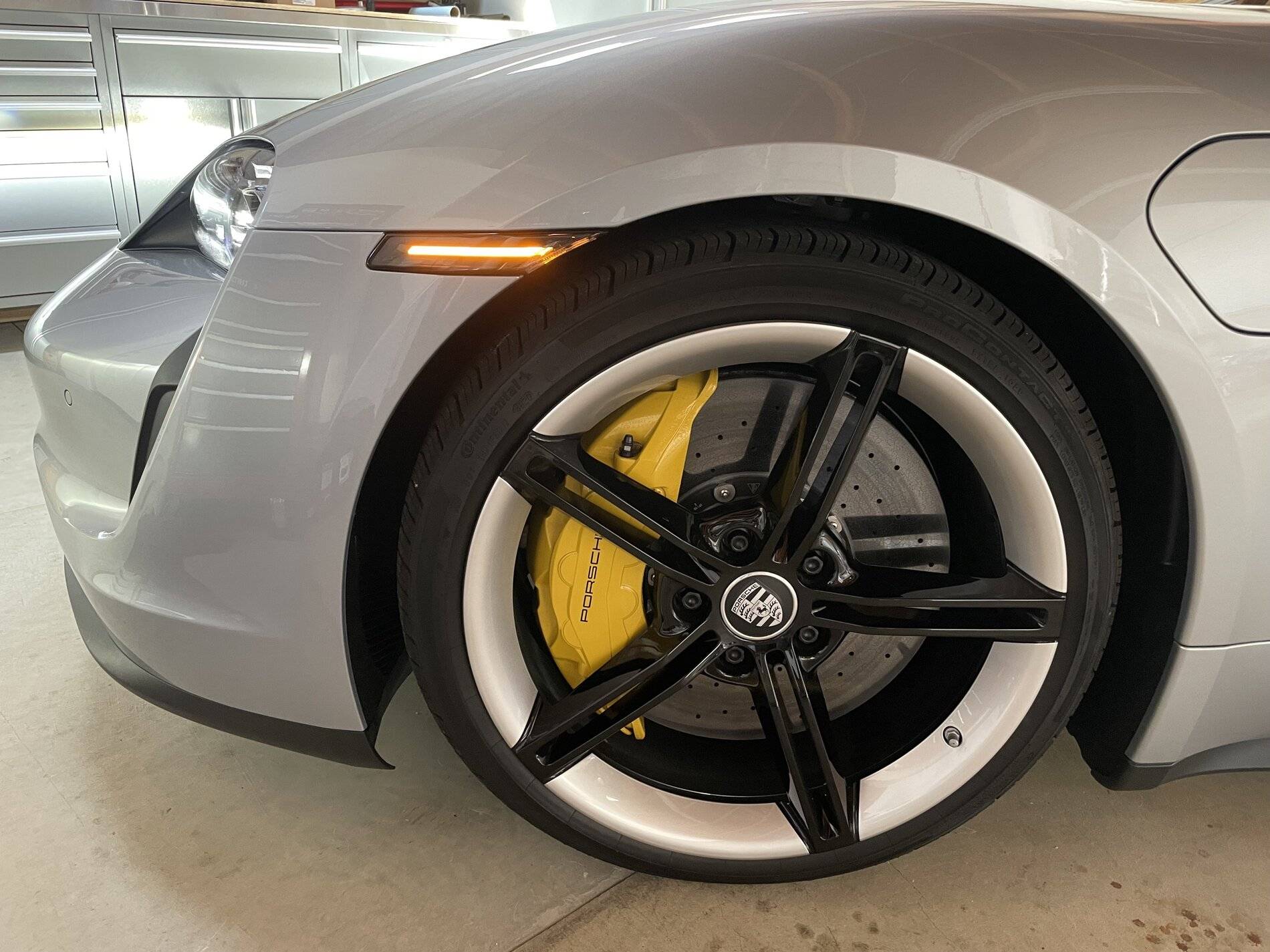 Porsche Taycan Clear Side Markers marker 3
