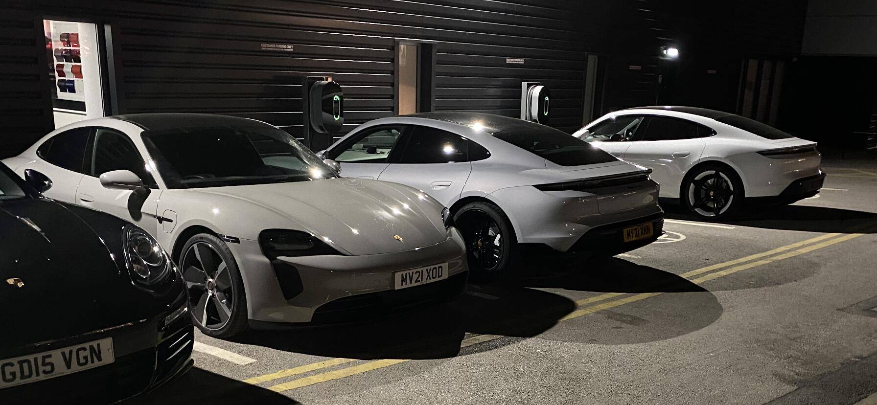 Porsche Taycan ICE GREY Taycan Club 2B866CE6-D1A7-4854-A24A-F99EEA765389