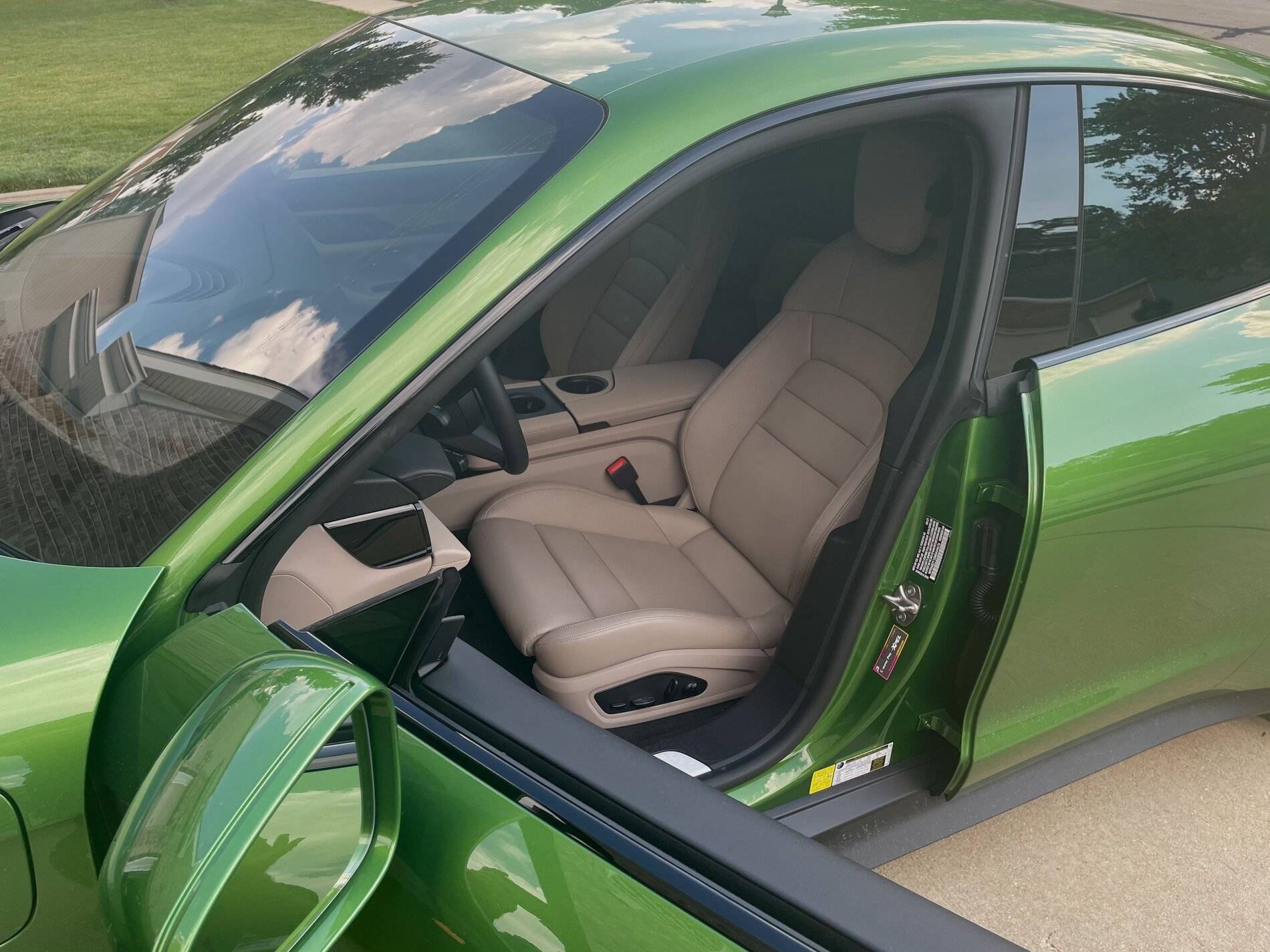 Porsche Taycan Has anyone seen/have beige interior on Mamba green Taycan? 80BE79E3-D759-428A-AD0C-5499DADC69F8