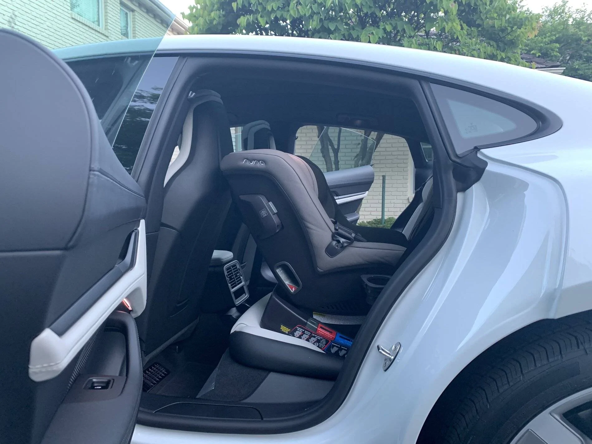 Porsche Taycan Rear facing baby seats? EB305304-1C7C-4AED-9BC8-0EF560C0AE39