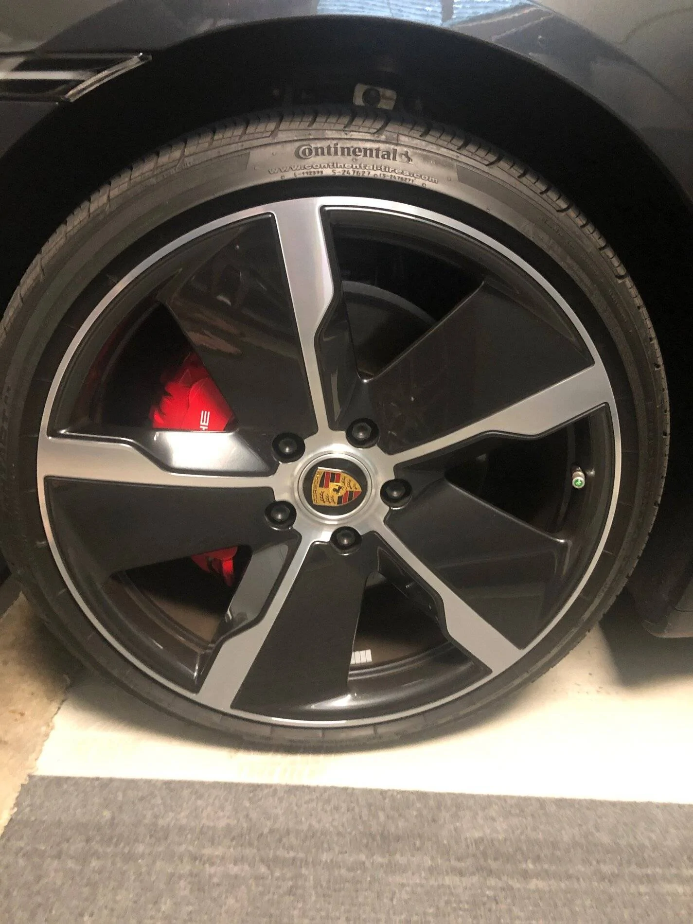 Porsche Taycan Wheels and Calipers Rim_2251