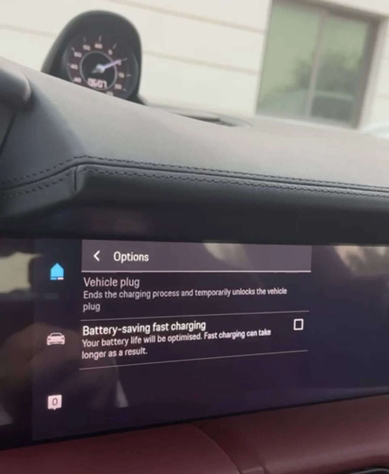 Porsche Taycan Different charging options menu in 2 different cars C72A91D7-7318-4962-B1FD-1B5AE8CDE9CC