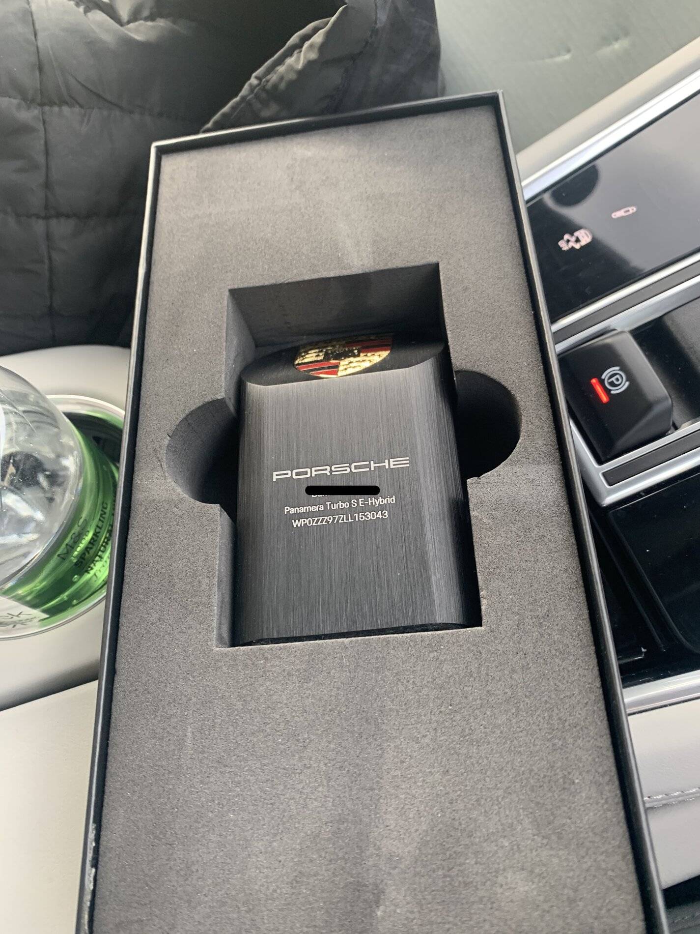 Porsche Taycan Taycan Welcome Kit IMG_4085.JPG