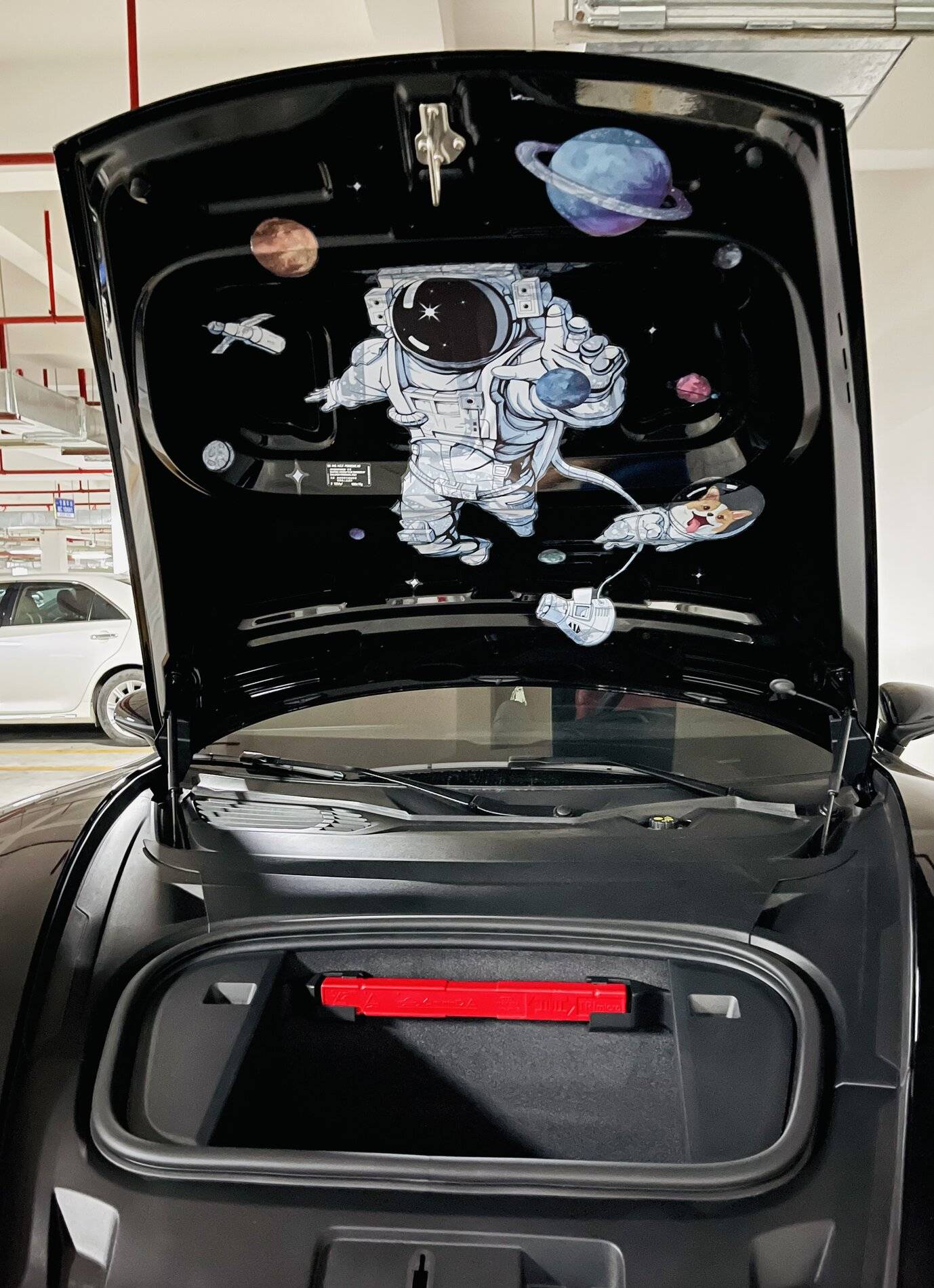 Porsche Taycan A front trunk decoration with Space travel theme c68d65b271aeea17dcbd8e436e2b463