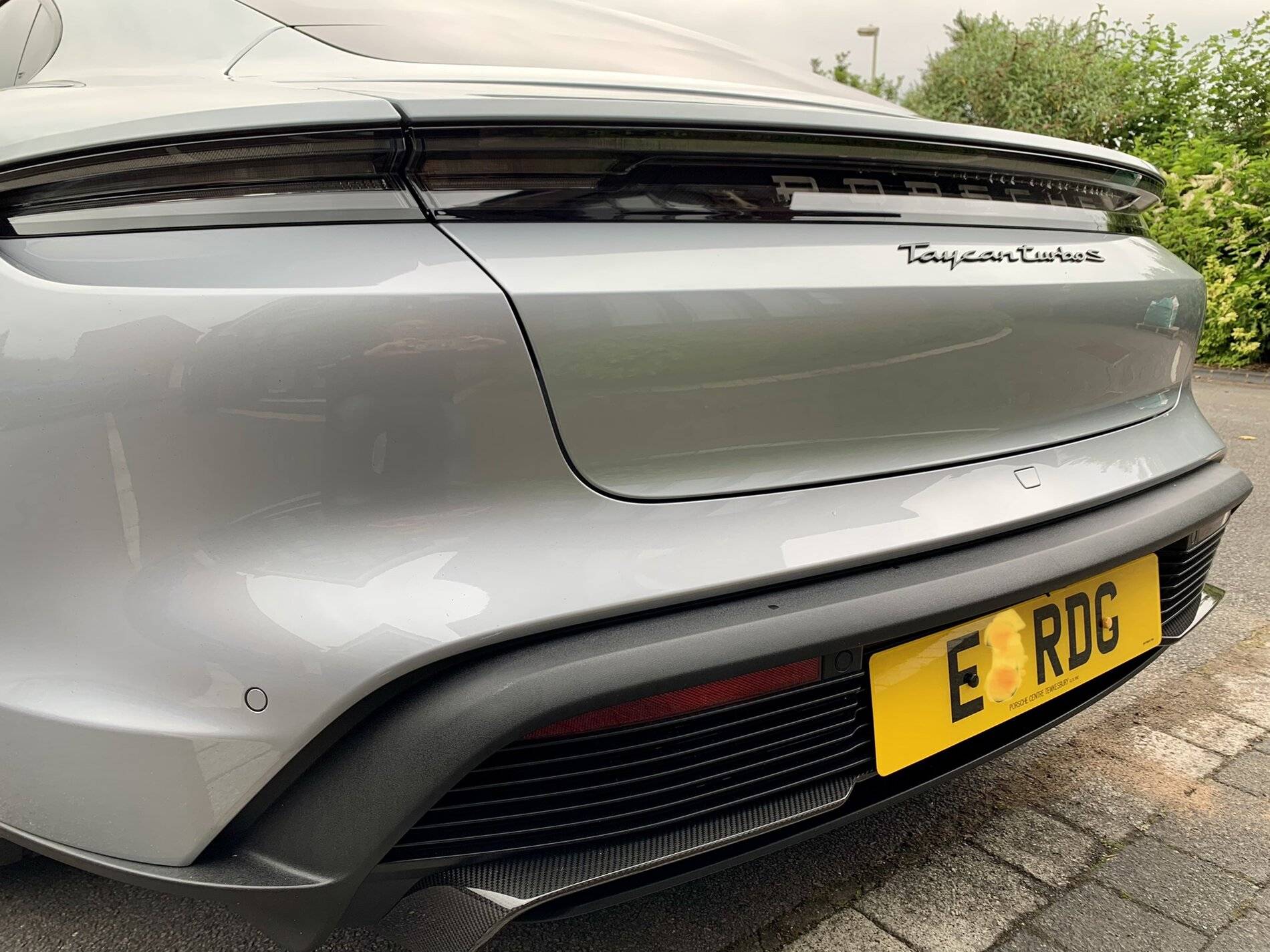 Porsche Taycan Hello BE885E06-52D7-4683-AD19-CFCBFA257CD1