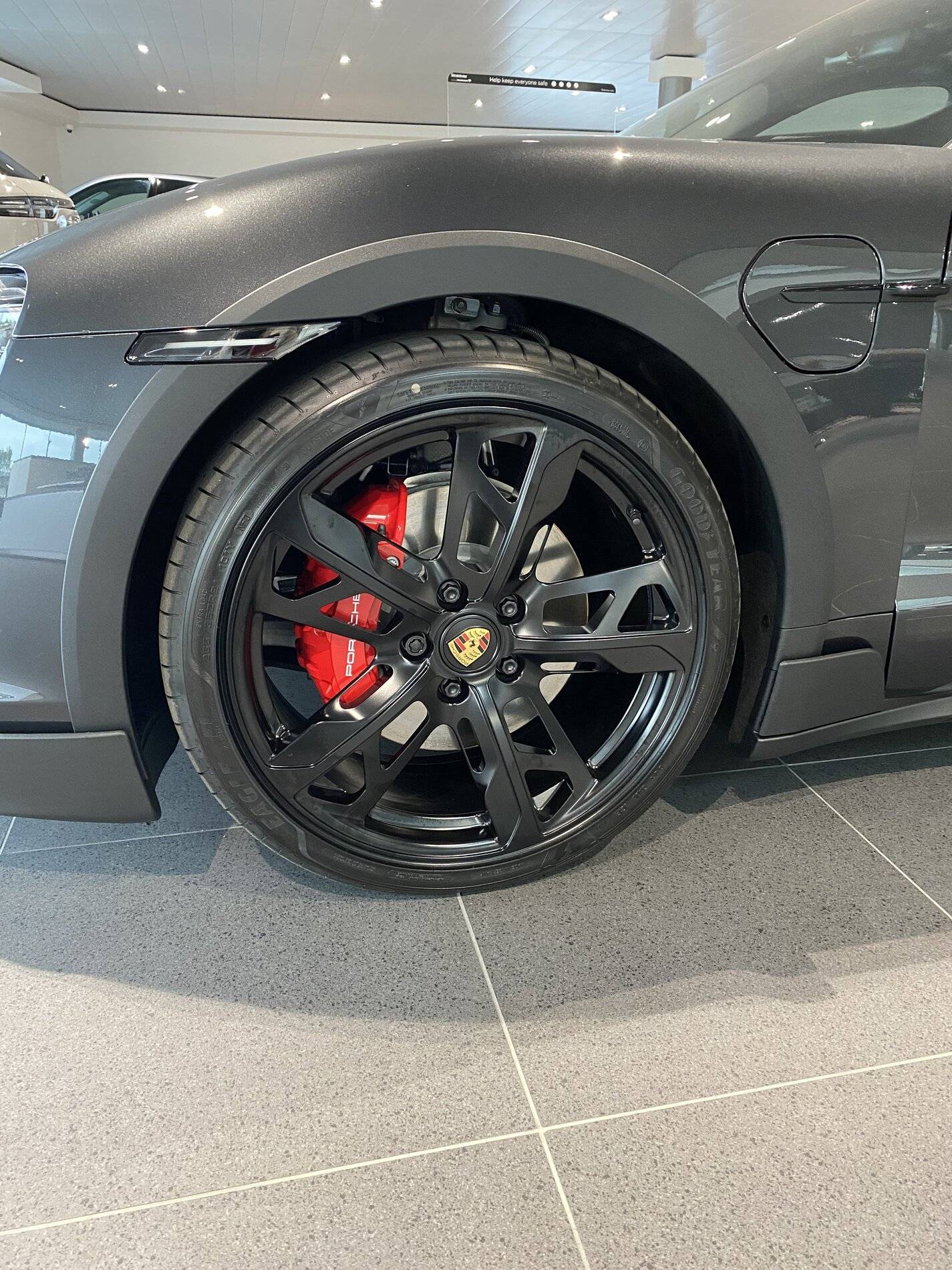 Porsche Taycan VOLCANO GREY Taycan Club 54F69E35-41E7-4ADD-BD15-EF4758DFD7E3