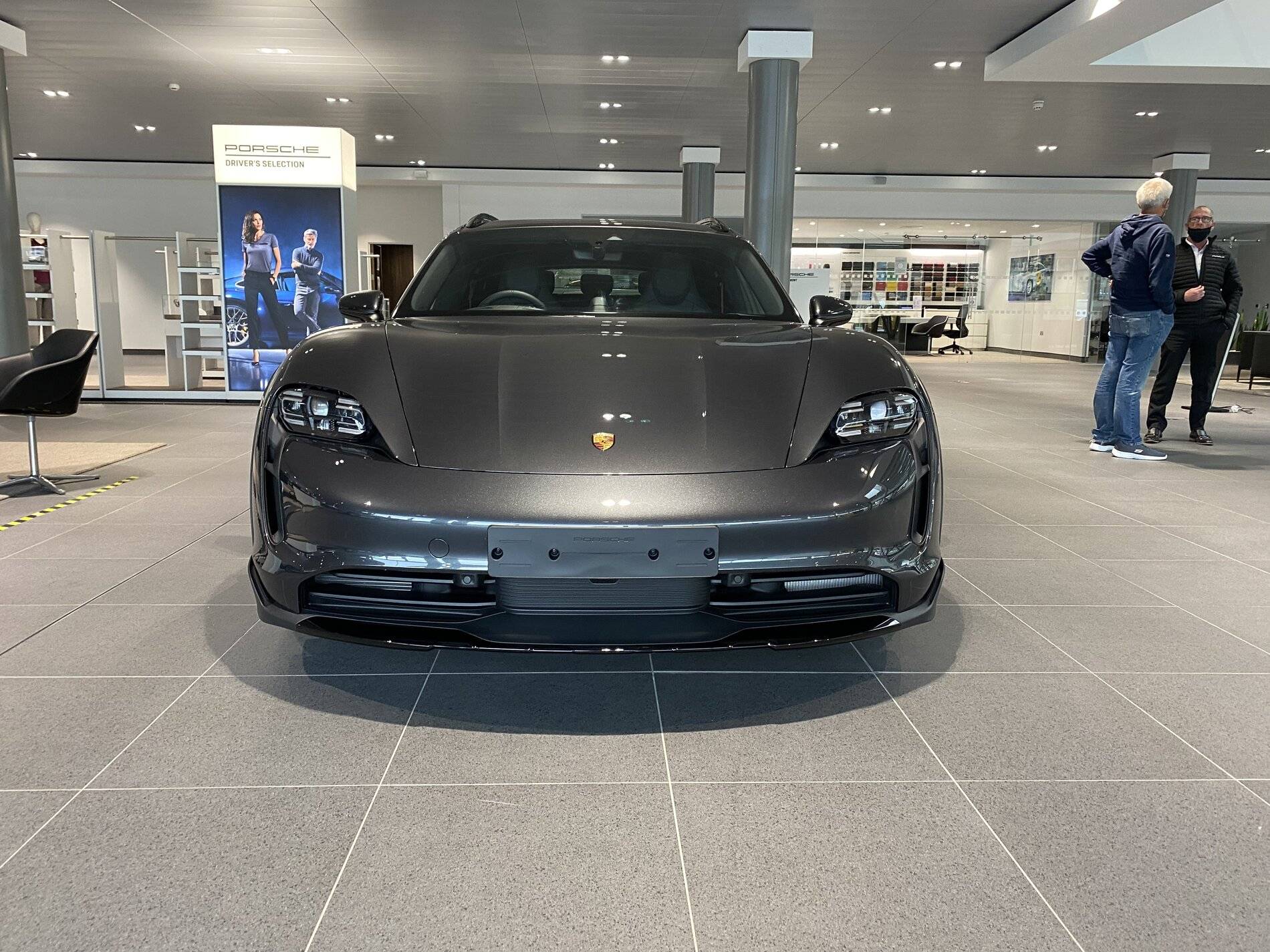 Porsche Taycan VOLCANO GREY Taycan Club A7382554-C7FF-4E82-9820-4CE23E6F46A8