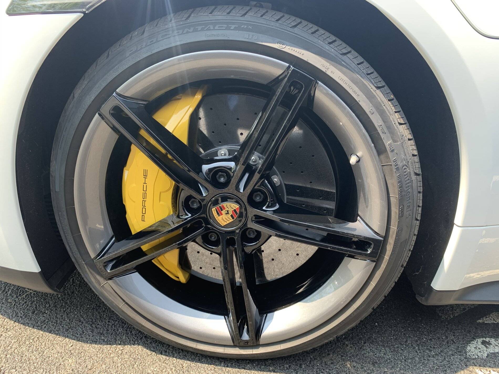 Porsche Taycan WTT: Mission E Centercaps for White/non-Colored Centercaps B957DDE7-628A-412B-A538-A4FE24B8D36D