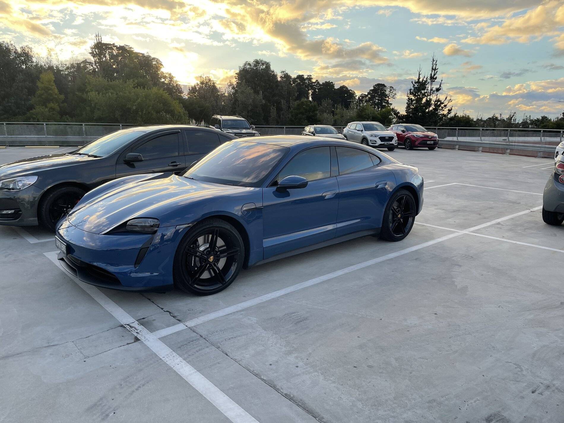 Porsche Taycan NEPTUNE BLUE Taycan Club C2884F60-91F4-435B-A9FA-7F361A39B593