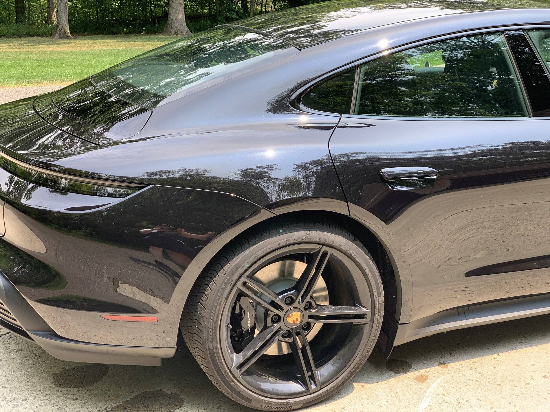 Porsche Taycan BLACK / JET BLACK Taycan Club 832DF684-AEA1-42F8-A4CA-A24C27521627
