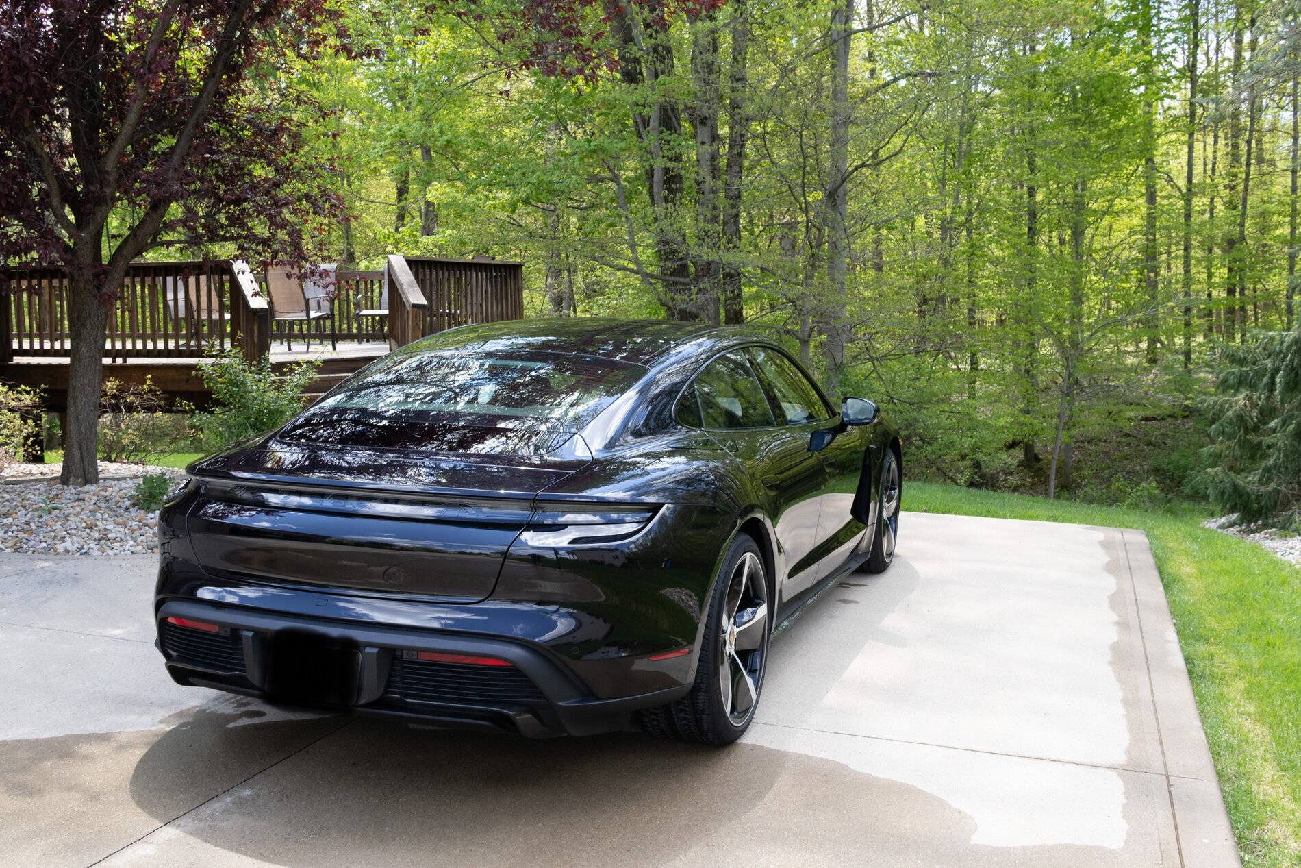 Porsche Taycan BLACK / JET BLACK Taycan Club 895E40A8-DBA1-41EC-A2A5-89008C88843C