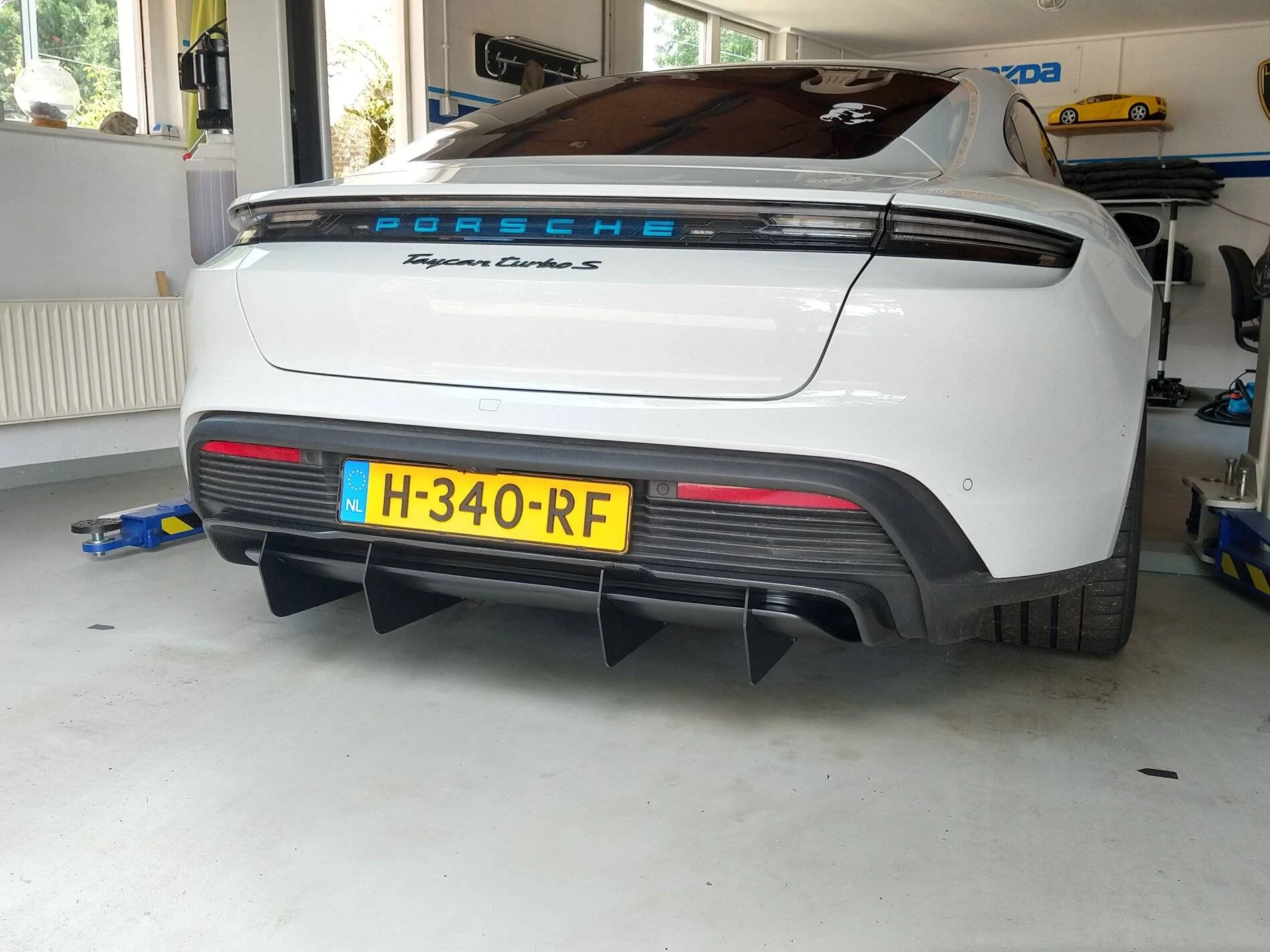 Porsche Taycan Aftermarket rear diffuser IMG_20210709_151445661_HDR