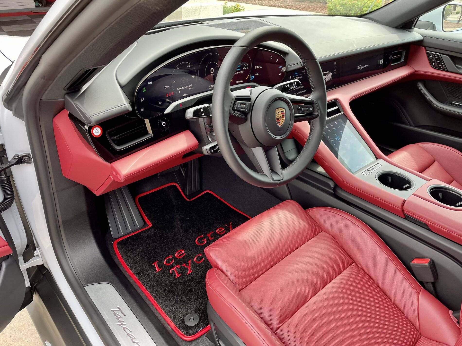 Porsche Taycan ICE GREY Taycan Club D529DF2F-74B3-4B49-B245-3C649FF3AAD8