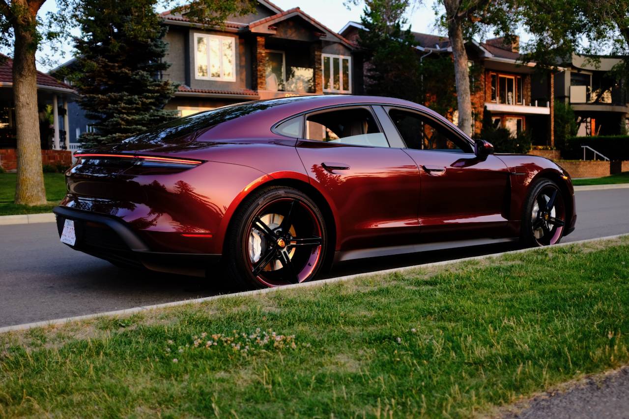 Porsche Taycan CHERRY METALLIC Taycan Club DSCF7388