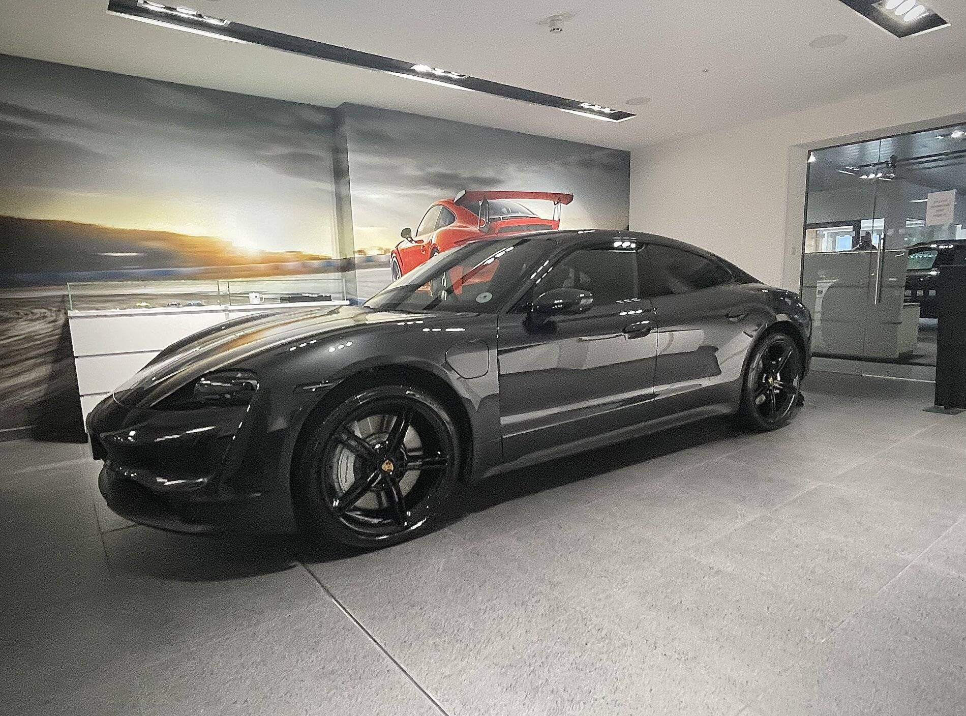 Porsche Taycan Delivery delays E8AEA8A4-473D-4CC4-8E4E-996013A5F275