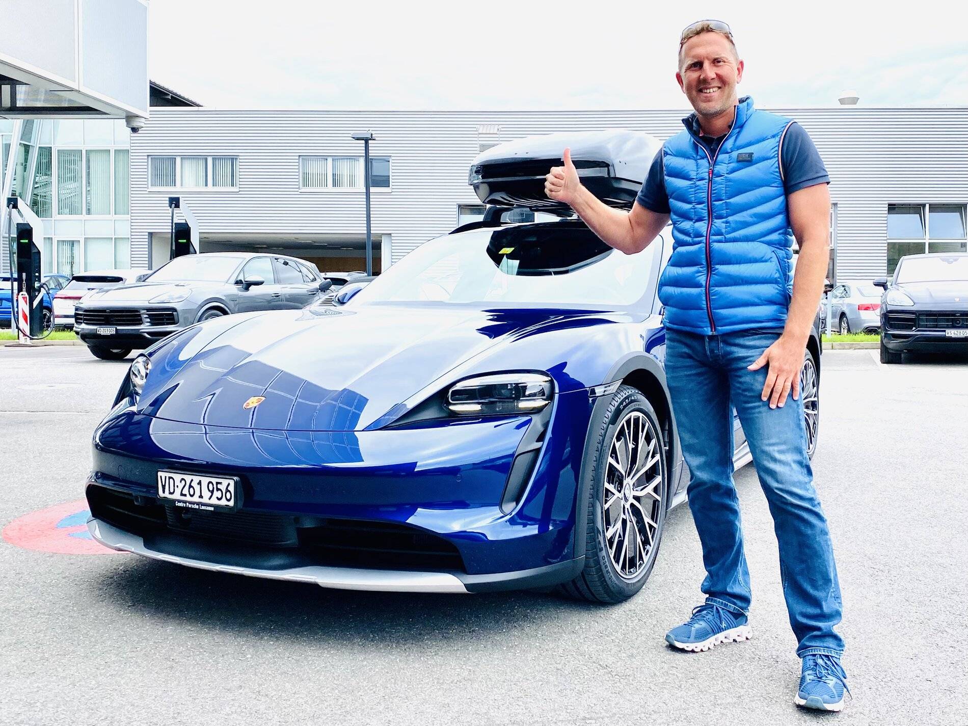 Porsche Taycan No Deliveries? Some pics instead 9C3E2D47-085D-49B6-89CE-69C8109D3CFA