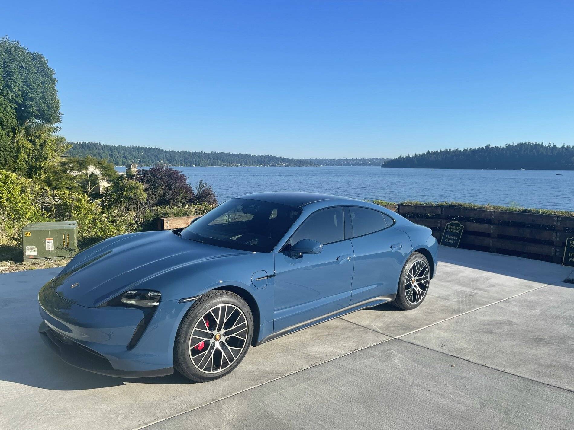 Porsche Taycan NEPTUNE BLUE Taycan Club 97EBF4AB-8341-4F5C-8D27-8DA83F298AFC