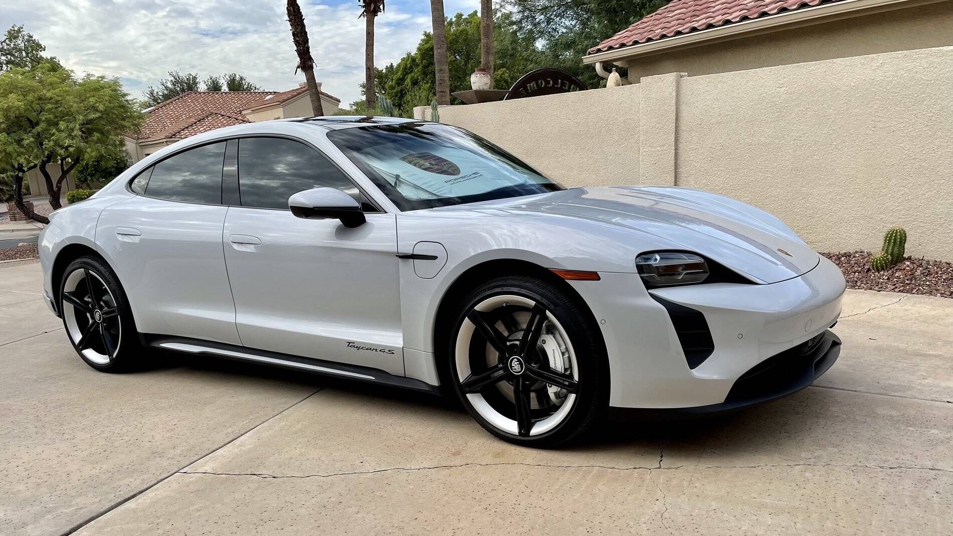 Porsche Taycan Taycans in AZ - Group Drive C15A452E-E36C-46EC-A4D7-6504FE741BE8