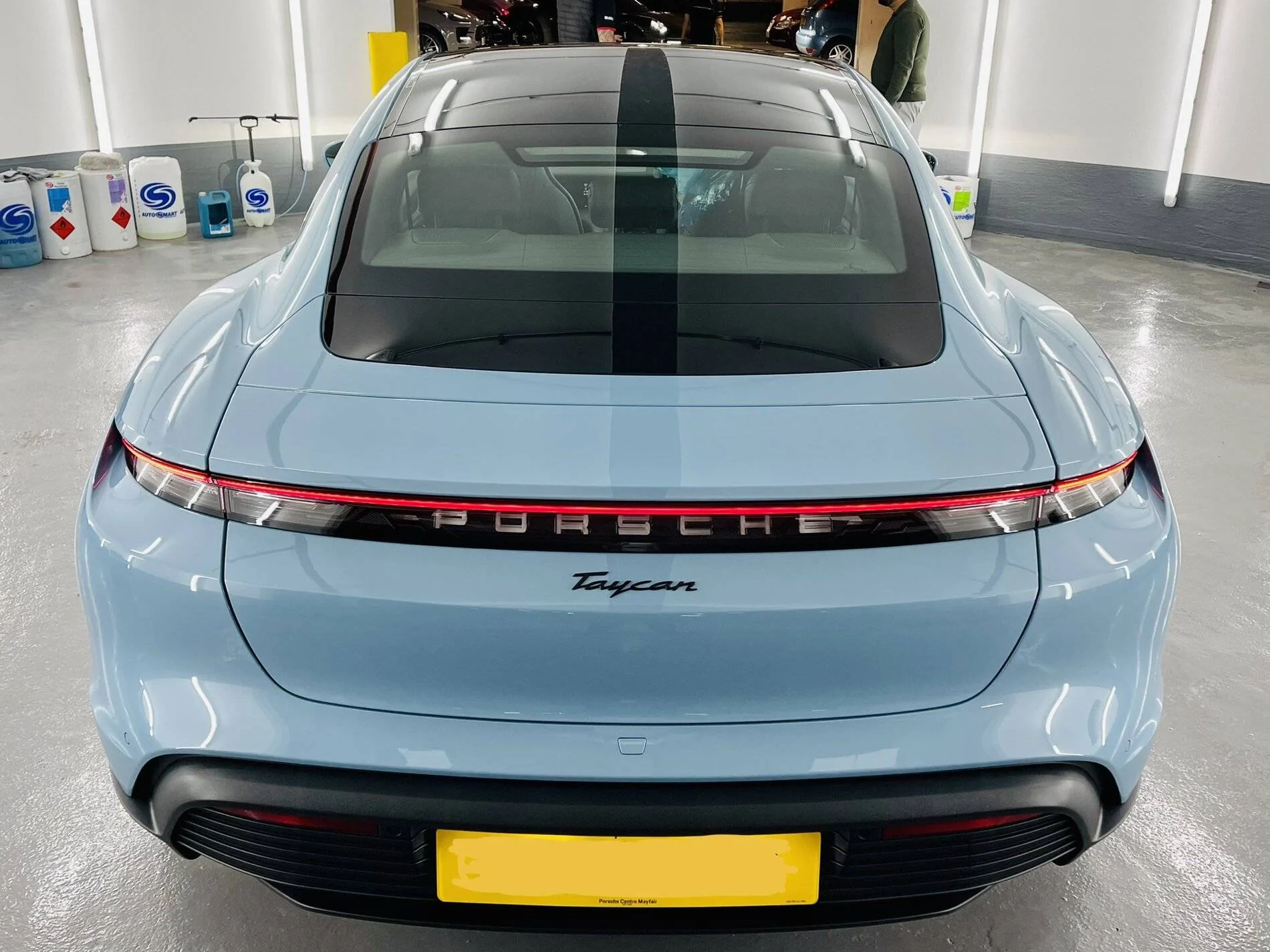 Porsche Taycan FROZEN BLUE Taycan Club 43EE148F-F817-4CD8-8A15-31FE0717F5C8