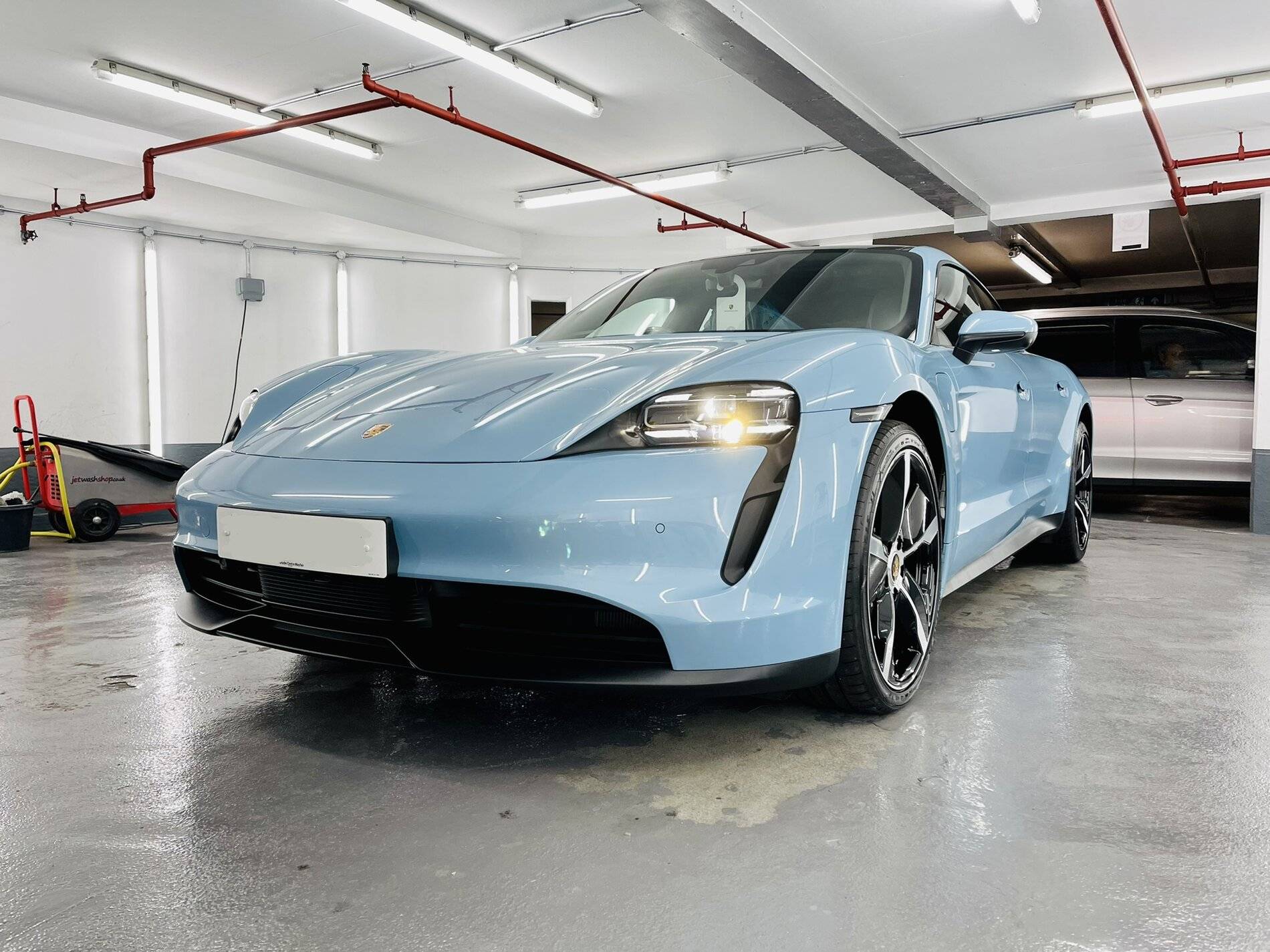 Porsche Taycan FROZEN BLUE Taycan Club D84F2BBE-C549-4DE3-B40D-45EC84A8A6C2