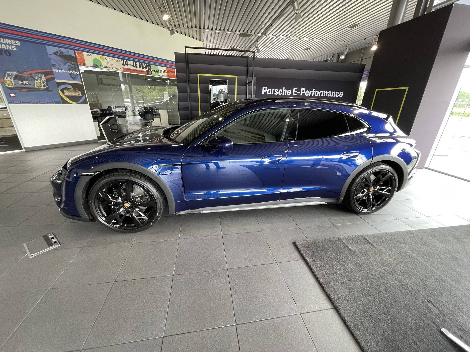 Porsche Taycan No Deliveries? Some pics instead 16C79BD6-8B0D-47D2-8BE4-8C74186DD753