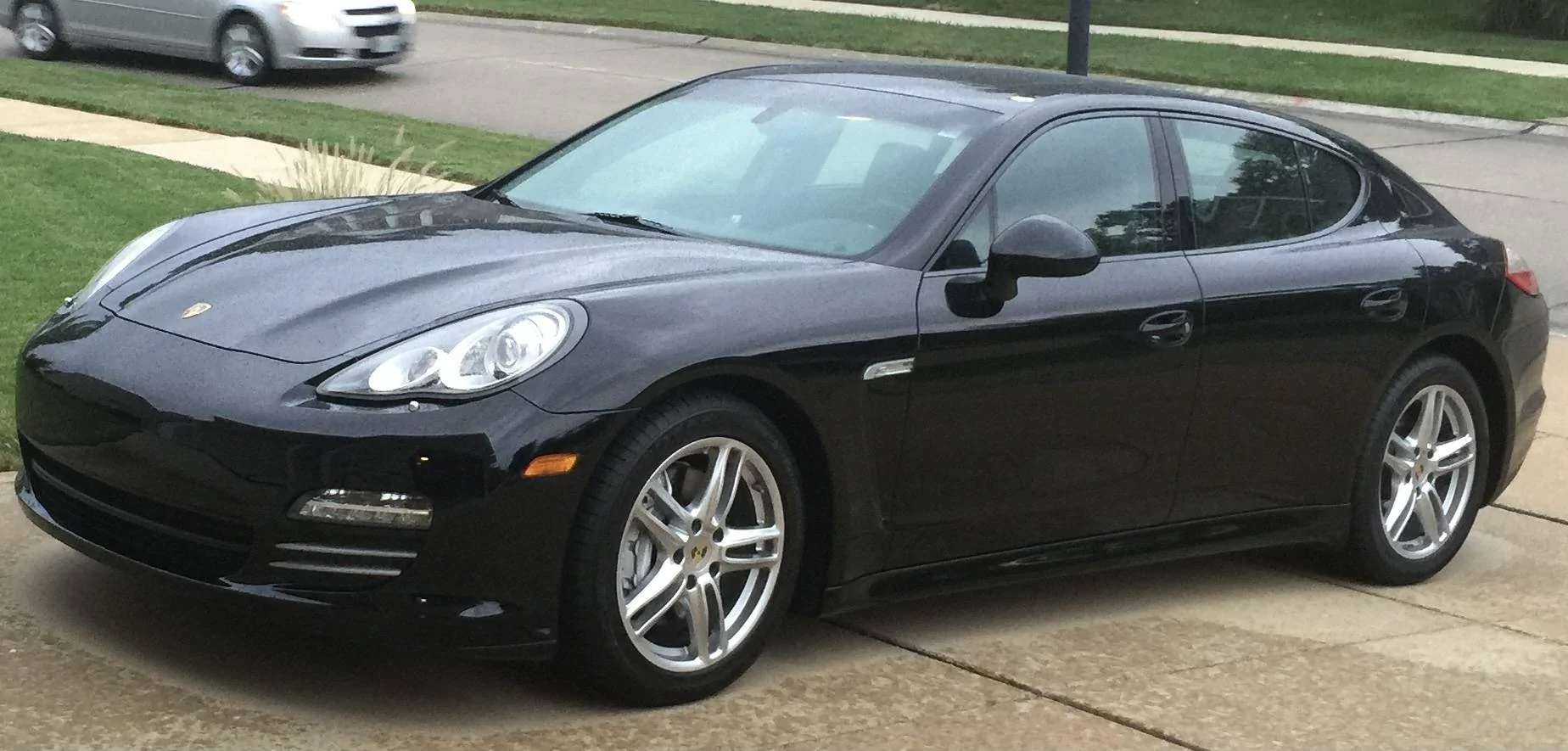Porsche Taycan Share your stories of attention AA986600-6C5F-45E5-8391-9DFBF24178AB